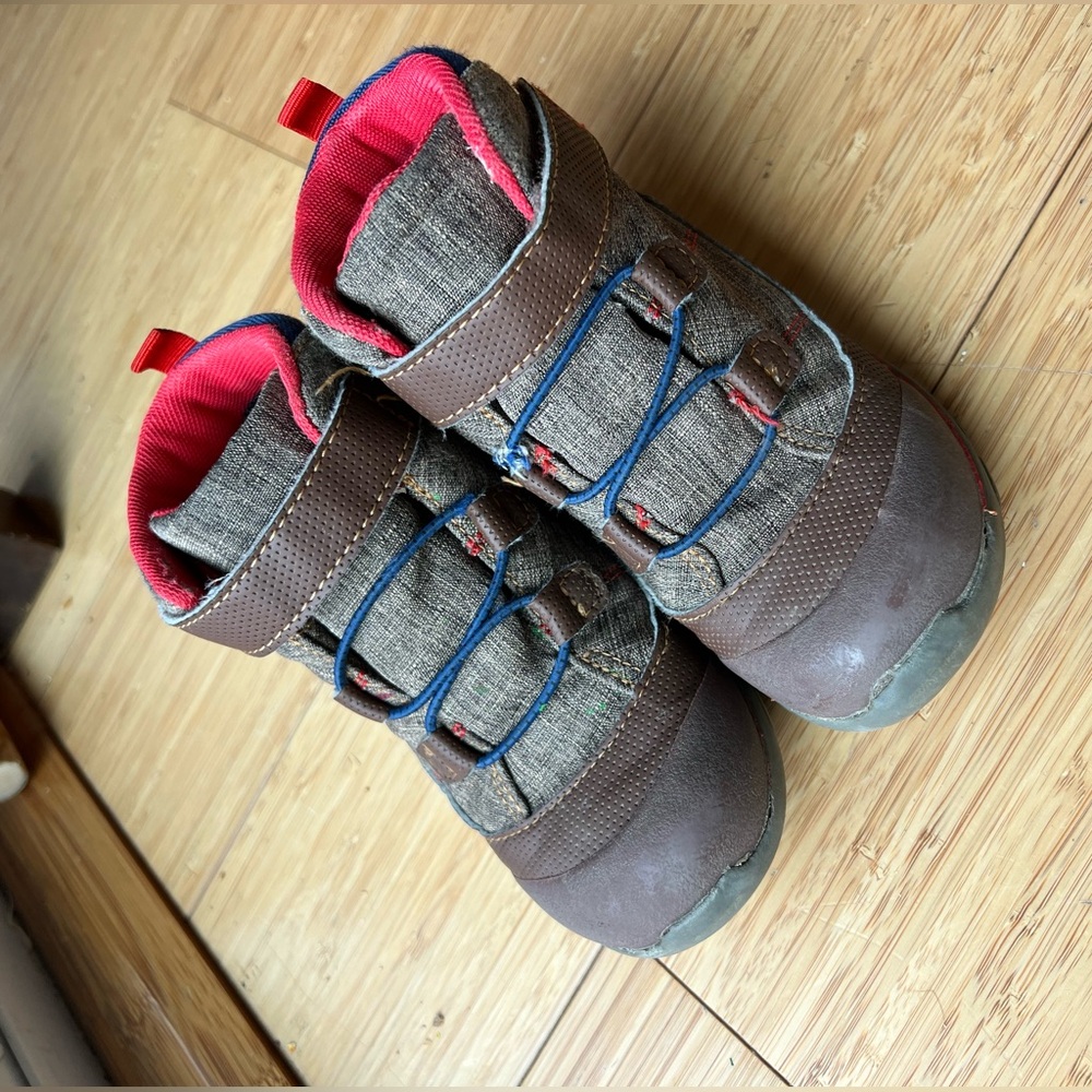 See Kai run boots. Size 12